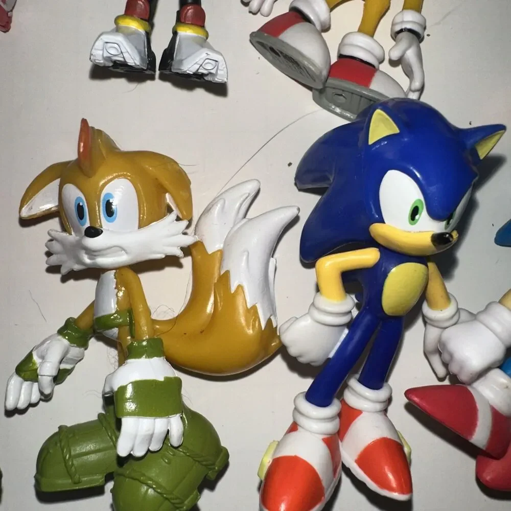 16 sonic the hedgehog figure lot 2”-2.5”